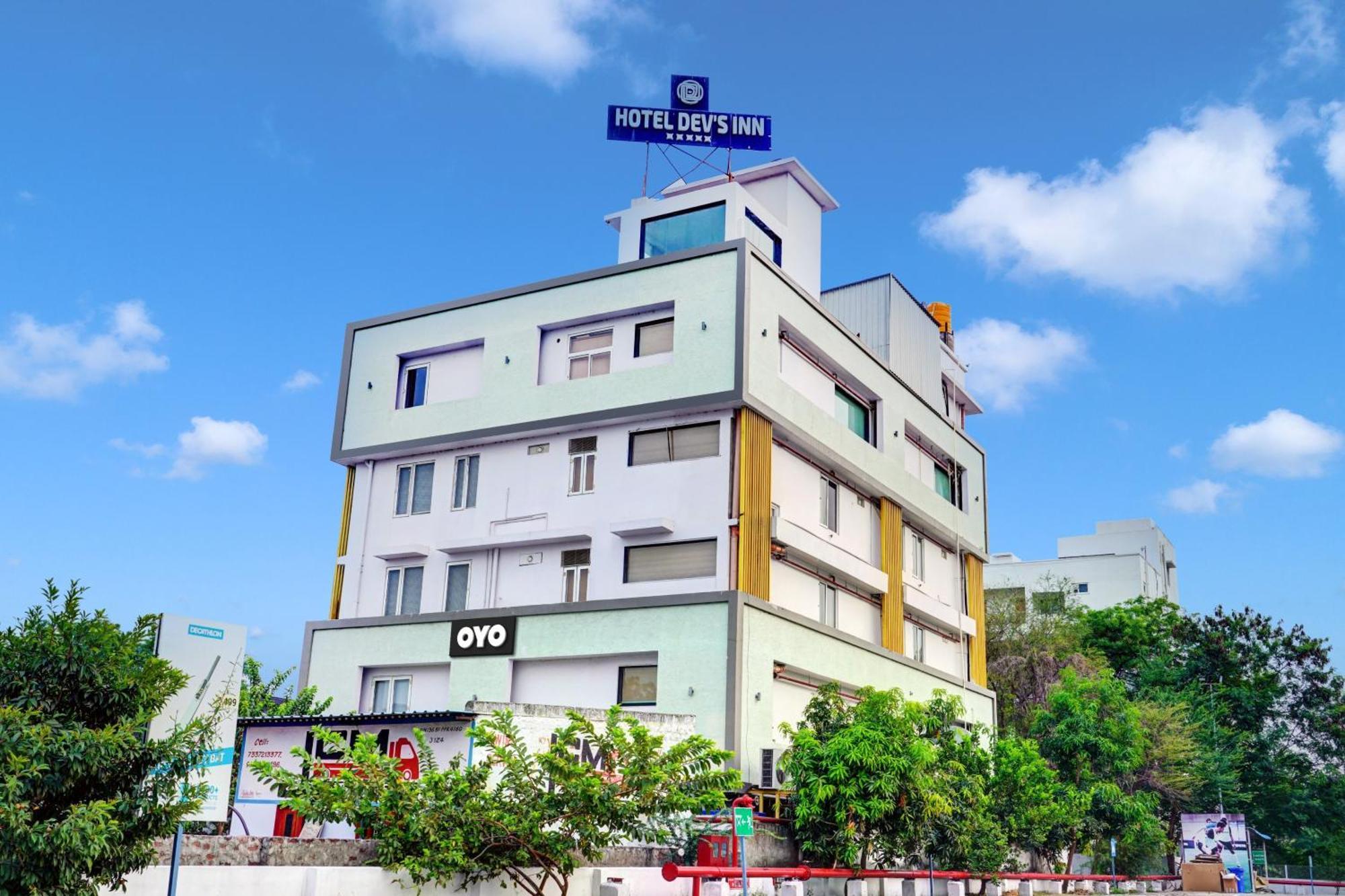 Super Townhouse Dev'S Inn By Cj Gunadala Exteriör bild