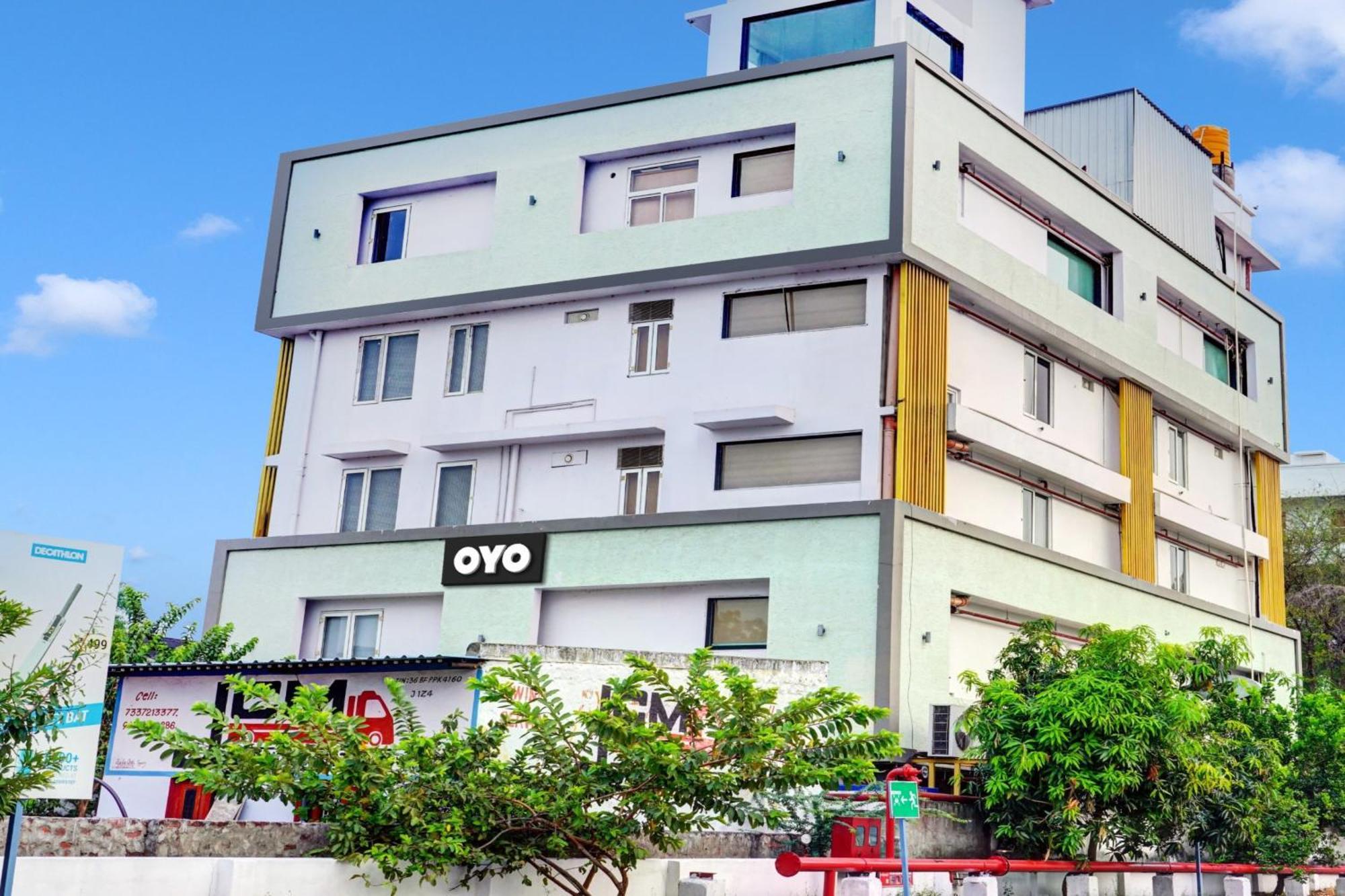 Super Townhouse Dev'S Inn By Cj Gunadala Exteriör bild