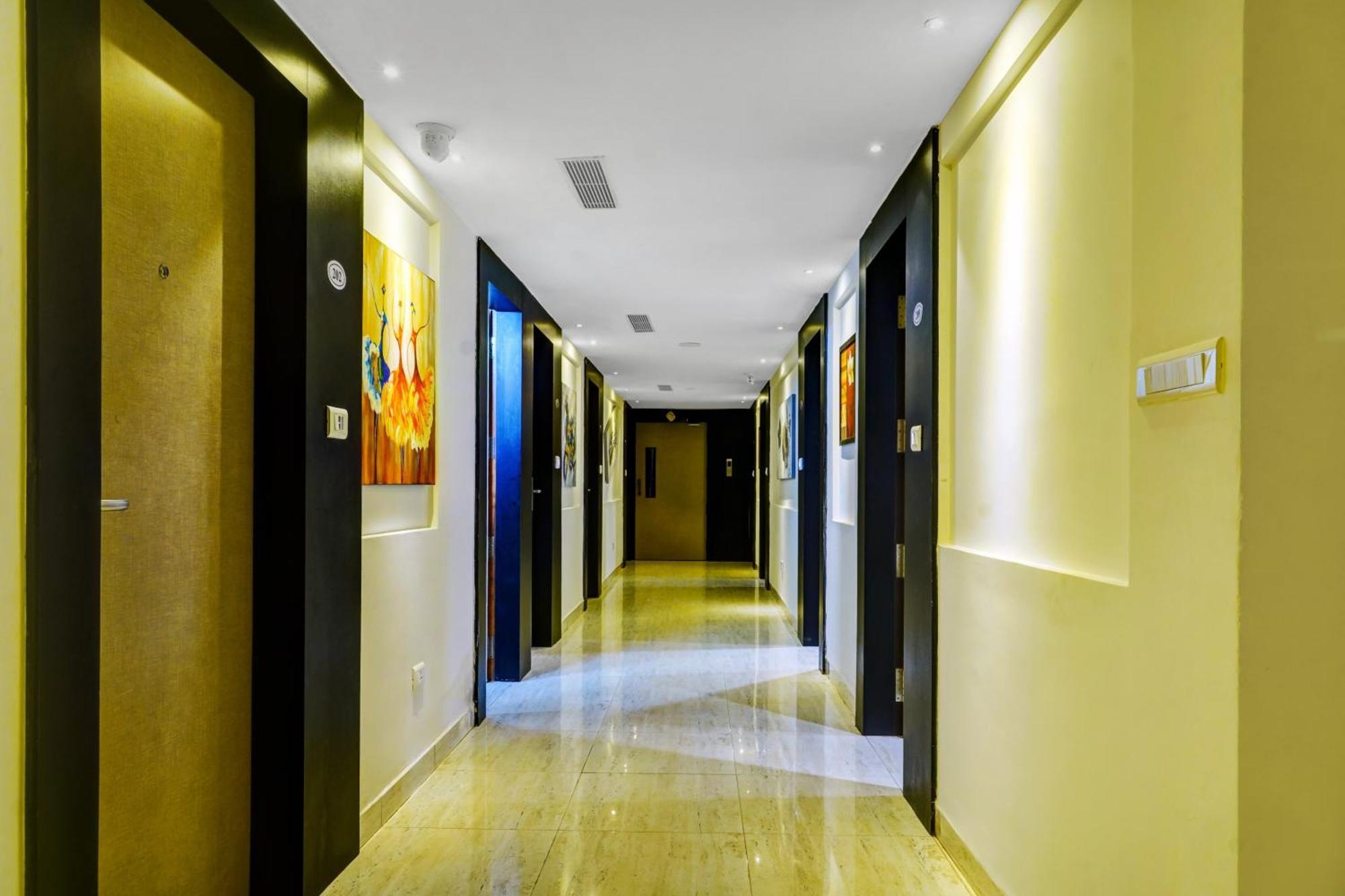 Super Townhouse Dev'S Inn By Cj Gunadala Exteriör bild